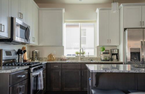 So Zion Painted Desert-4Bed, 3Bath, Hot Tub, Deck - Foto 26