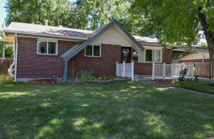 Family Home in Arvada with king beds and bunkbed - Foto 3