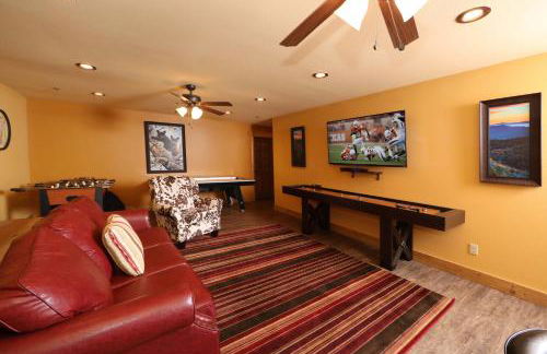 Splash Time Cinema - Six Bedroom Chalet - Photo 58