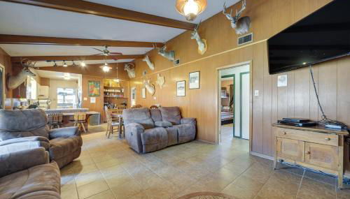 Rustic and Western House on Lake - Swim and Fish! - Foto 5