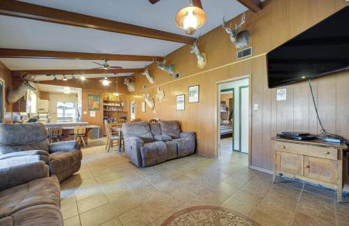 Rustic and Western House on Lake - Swim and Fish! - Foto 5