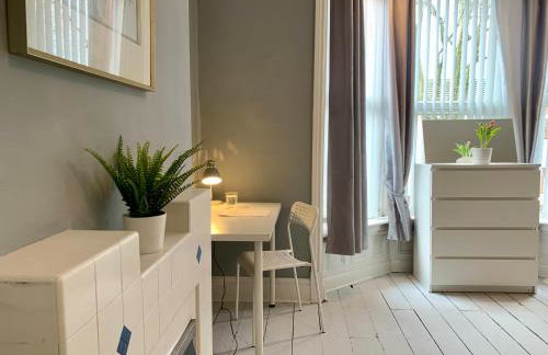 Spacious 6BR Victorian Home in 14 Somerford Near Wolverhampton Centre with Free Parking - Foto 6