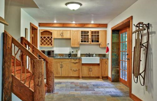 Spacious Vermont Mountain Retreat - 4BR,4BA - Near Skiing & Hiking - Perfect for Groups - Foto 27