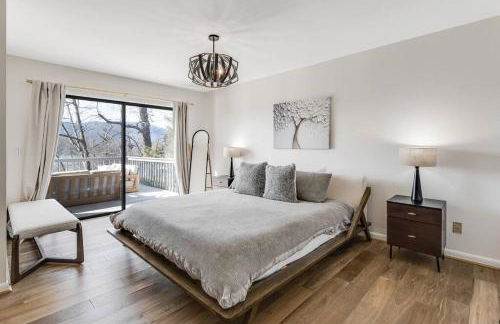 Lakeside Serenity Mnt Views Decks Foosball - Photo 2