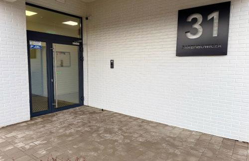 Wrocław Airport Studio with Mezzanine by BookingHost - Foto 15