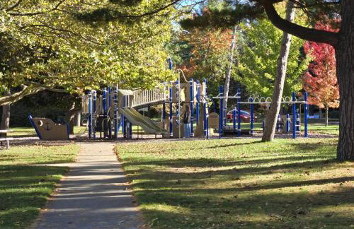 Cozy TC Bay Condo - Photo 25