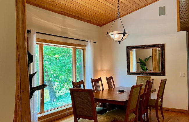 Boardman Monarch Upscale River Lodge HOT Tub! - Foto 21