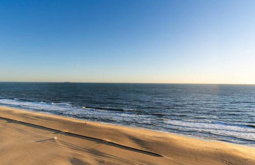 Oceanfront Condo, Heated Pool, Fitness Center - Photo 25