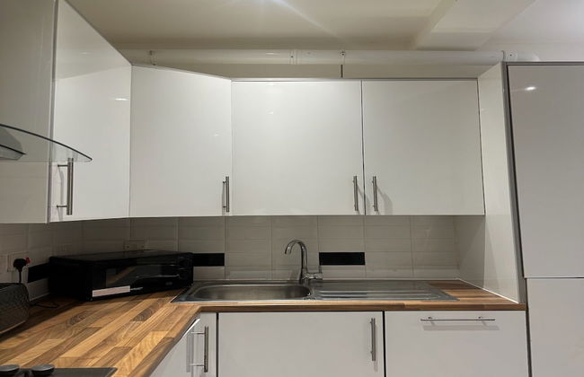 Charming 1-bed Apartment in Walton on the Naze - Photo 11