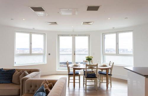 2 Bed 2 Bath Penthouse With Amazing Views with Free Parking - Foto 15