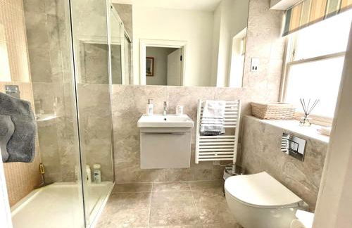 Beachfront with balcony 1st Floor apartment "The Beaches" - Photo 6