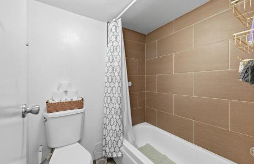 Downtown Mesa Stay Near Arts, hospitals & Campus - Photo 7