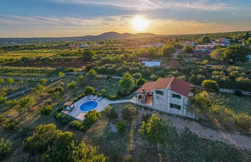 Villa Stone Pearl with heated swimming pool - Foto 1