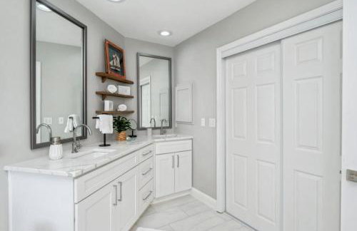 FEATURED ON HGTV'S MY LOTTERY DREAM HOME! Private dock, 15 minute boat ride to Crab Island, 20 minute drive to Destin, Pet Friendly - Foto 17