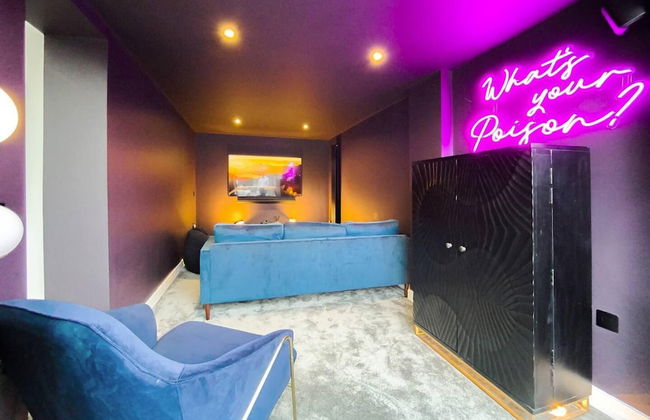 Stunning 4 Bed House With Cinema Room & Parking - Foto 25