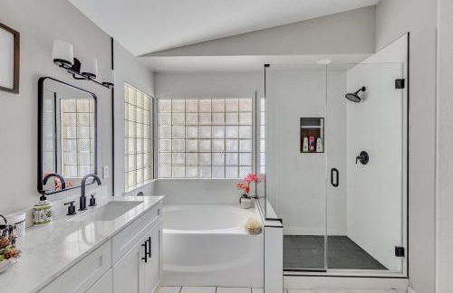 Luxe Phoenix Getaway (heated pool, mountain view) - Foto 30