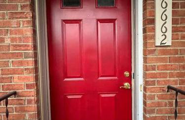 The Red Door 2-bedroom townhouse near VT & RU - Foto 9