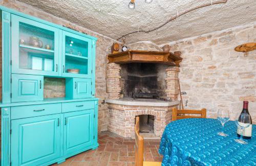 Lovely House Kristina with a pool - Photo 47