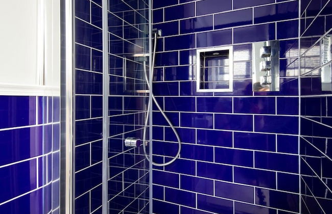 Seaside Serenity 3-bed Deck Garden Near Shore - Photo 56