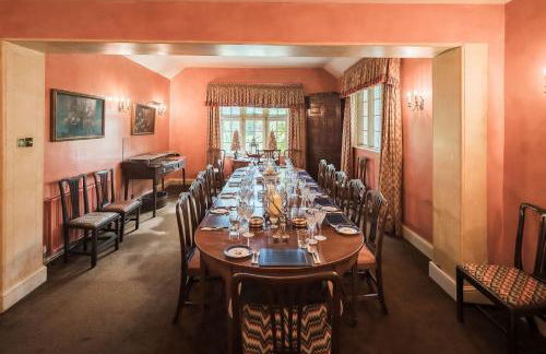 Ebrington Manor by Birch Stays - Photo 26