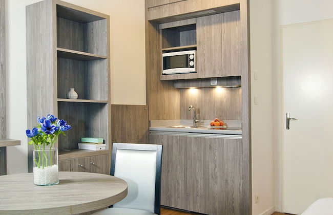 Séjours & Affaires Reims Clairmarais - Foto 13