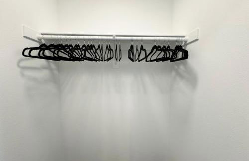 Modern Hollywood Home Sunset View & Free Parking - 10mins to Universal Studios - Foto 30