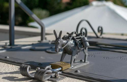 Kuća za odmor M&J s grijanim bazenom - Photo 17