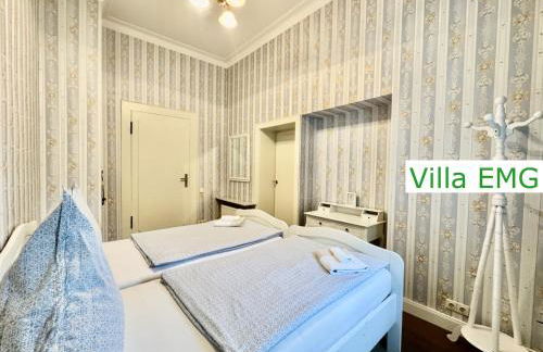 Luxus Ferienhaus Villa EMG Dortmund in Ennepetal, nah Düsseldorf, Köln mit Tennis Court, Garten, Kamin für Familien Gruppen bis 20 Personen - Foto 41