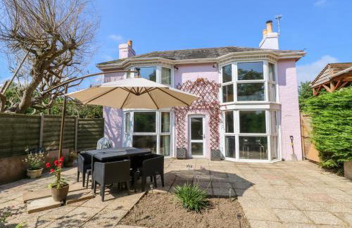 St Michaels House - Photo 1