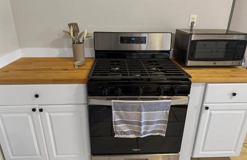 Family & Pet-Friendly Home with Fenced Yard & Office - Foto 8