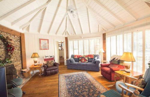 Incredible Vacation Rental for Large Groups on 20 Acres in Reliance, Tennessee - Foto 21