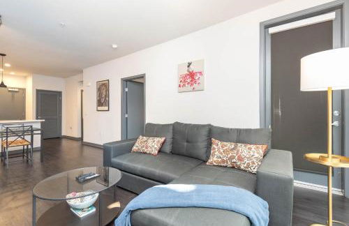 Lovely 3BR Apt With Balcony And Rooftop Pool Plus Views - Foto 19