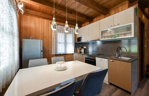 Slow leaving retreat in villa with heated pool, whirlpool, sauna, playground and barbeque in privacy near forest - Foto 26