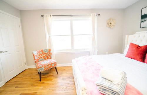 Spacious 5BR 3BA Free Parking Minutes to DC with Pool - Foto 46