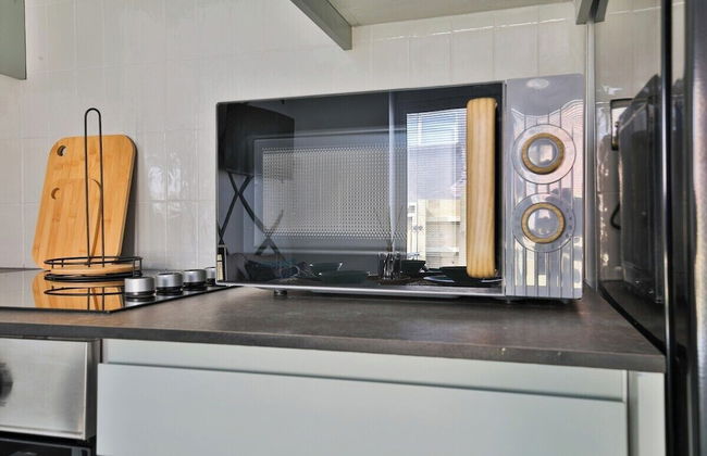 North Road New Luxe Flats with Parking - Photo 53