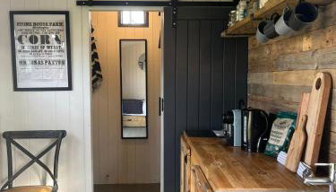 Shepherds Huts - Photo 5