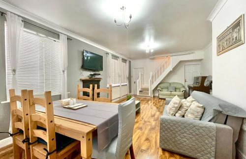 Penny Lein Apartments - Photo 4
