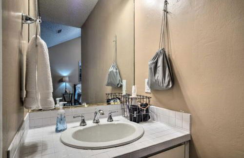 Horseshoe Bay Townhome w/ Patio & Outdoor Pool - Foto 25