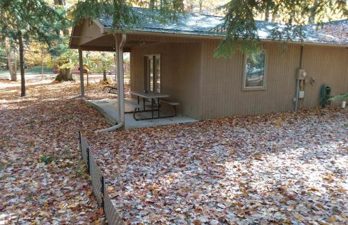 Lake Access! Twin Birch Resort - The Brown Bear - Foto 11