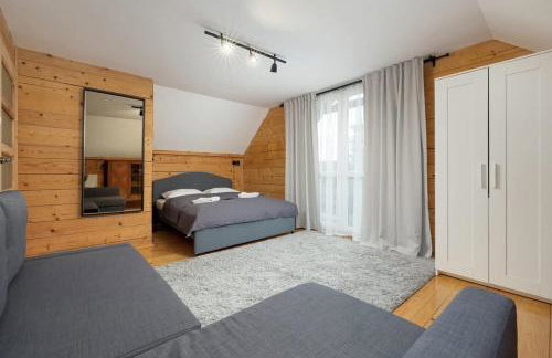 Rodzinny Dom z Ogrodem i Parkingiem z 3 Sypialniami by Noclegi Renters - Foto 13