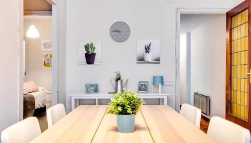 Spacious 4 Bedroom Apartment Fira BCN & Camp Nou - Foto 5