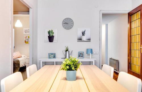 Spacious 4 Bedroom Apartment Fira BCN & Camp Nou - Foto 5