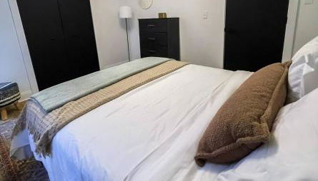 Spacious 3BR PetFriendly Retreat Near DT Cleveland - Foto 4