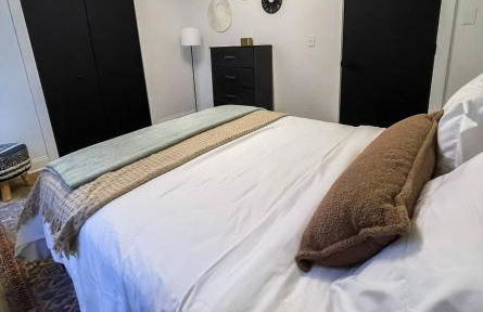 Spacious 3BR PetFriendly Retreat Near DT Cleveland - Foto 4