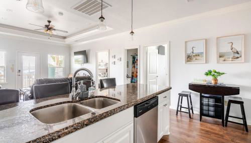 Welcome To Sarenity a 3Bd 2Bth home in Crystal Beach, Tx - Foto 4