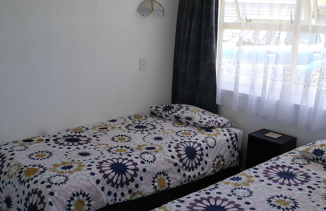 Raglan Palm Beach Motel - Photo 10