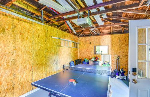 Lovely Westerley Home with Yard and Grill! - Foto 31