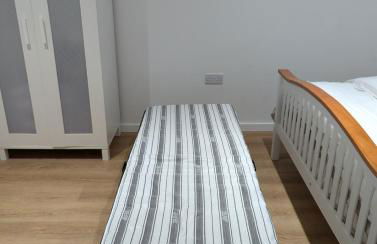 Newly Furnished Guest House Near City Centre - Foto 21