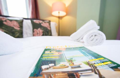 Stylish central location 3 bedroom house - Photo 9