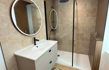 Le salon des voyageurs - Appartement au coeur du Centre Historique de Dole avec Terrasse - Foto 9